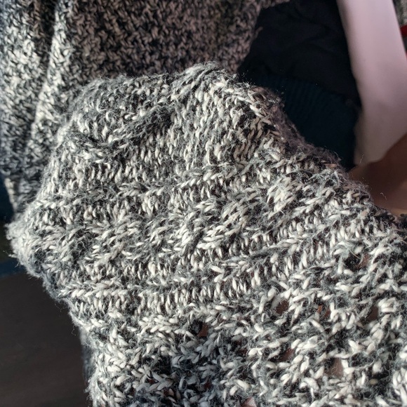 SALT AND PEPPER KNIT - Picture 2 of 2